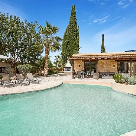 Βίλα In Sleeps 6 Includes Swimming Pool Air Con And Wifi 6 2 Πέγεια