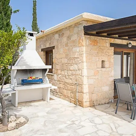 Villa In Sleeps 6 Includes Swimming Pool Air Con And Wifi 6 2 *