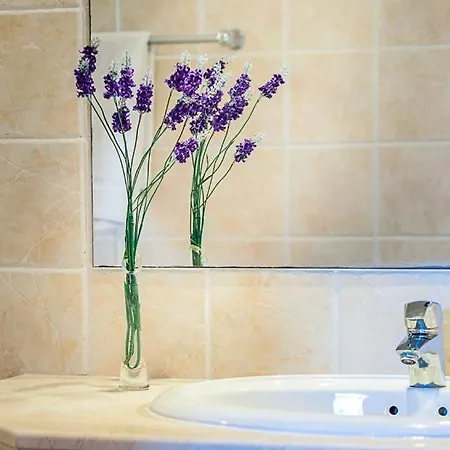 Villa In Sleeps 6 Includes Swimming Pool Air Con And Wifi 6 2 Peyia
