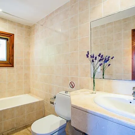 Villa In Sleeps 6 Includes Swimming Pool Air Con And Wifi 6 2